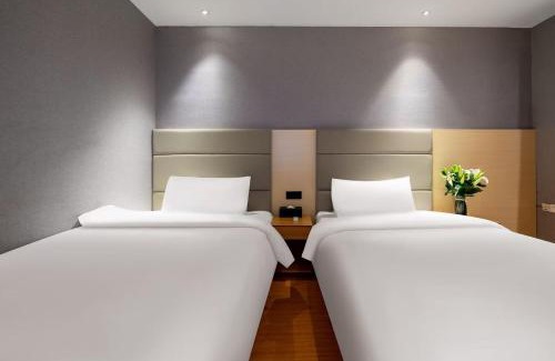 Changning Hotel | Lechao Select Hotel Tianshan Road Weining Road Subway Station Branch