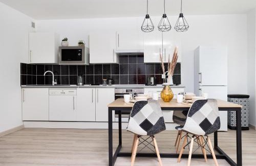 Melun Apartment | LeCosyMelunais : Parking gratuit + Balcon aménagé
