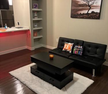 Katy Apartment | LED Fall Chillax 1B1B Couples Retreat Katy mills mall