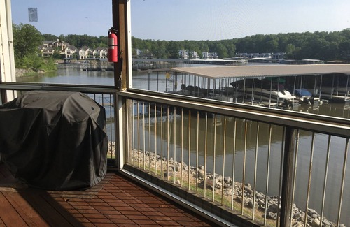 Osage Beach Condo | Ledges Complex - Lake front With Slip Included - Beach and 2 Pools