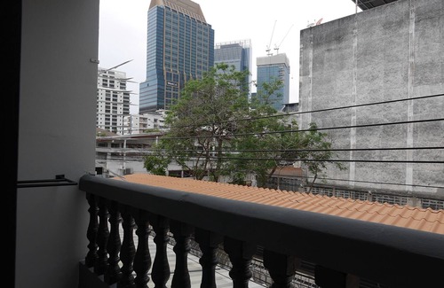 Thung Maha Mek Apartment | Lee Home Bangkok