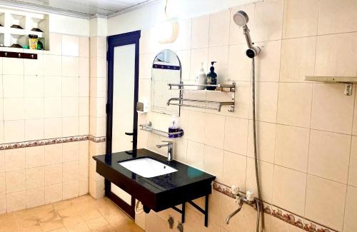 Dong Anh House | Lee Homestay