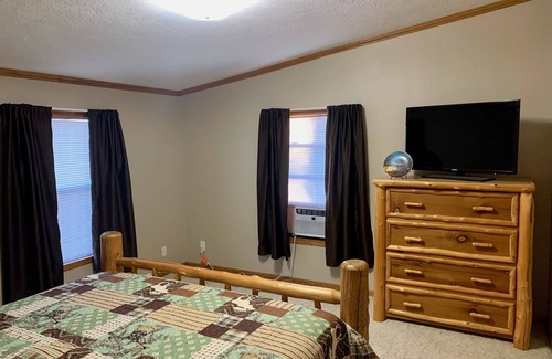Walker House | Leech Lake Lakeside Cabin!