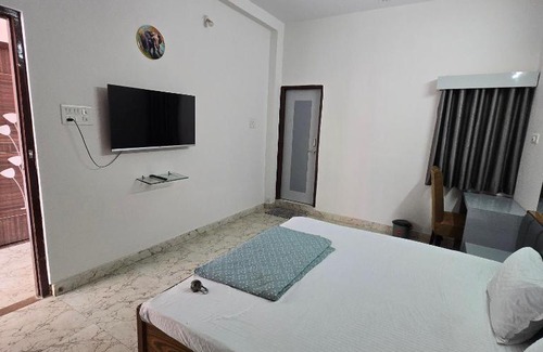 Jabalpur Apartment | Leela home stay - Single room with washroom