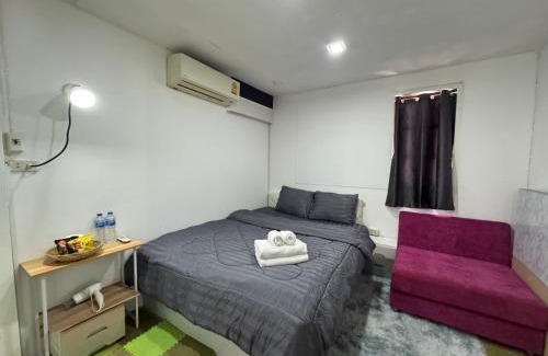 Chang Phueak Bed & Breakfast | Leely house and coffee
