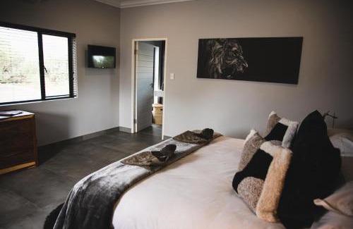 Tokologo House | Leeuwkop Hunting Safaris