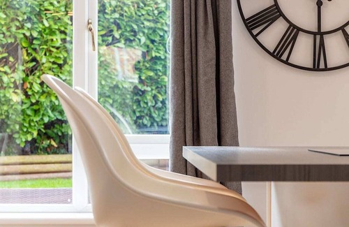 Ayr House | Leeward House - Donnini Apartments