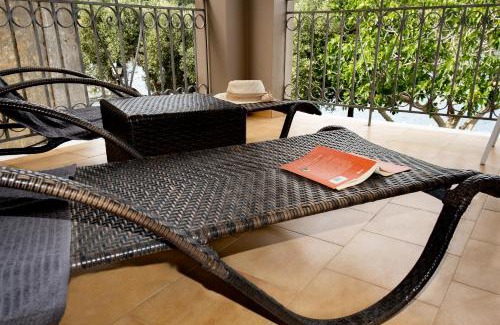 Fiskardo Apartment | Leeward Suite at Captains Guesthouse