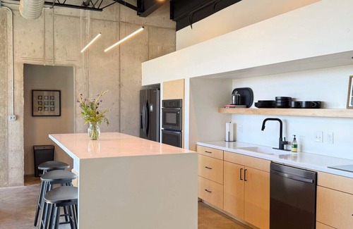 Downtown Oklahoma City Apartment | Left Frame Lofts, 410 Where history meets Luxury