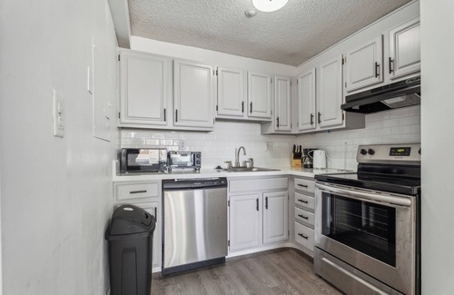 Richmond Apartment | Legacy at Imperial Village 1109 I 1 Bed 1 Bath