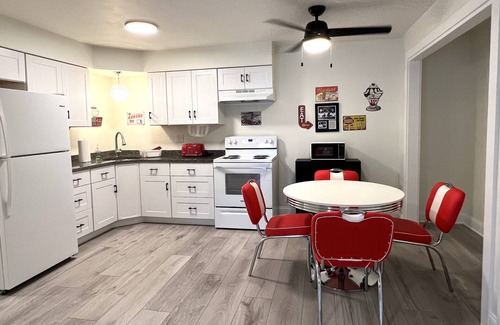 Lake Geneva Apartment | ^Legends by the Lake^ Downtown Lake Geneva