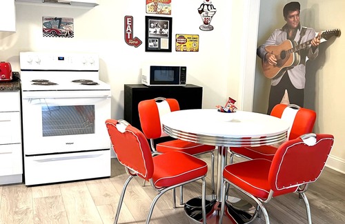 Lake Geneva Apartment | ^Legends by the Lake^ Downtown Lake Geneva