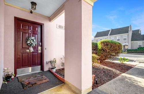 Red Hill Condo | Legends Golf Resort Condos by Escape