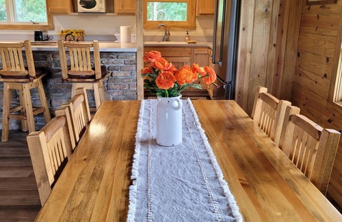 Wapiti House | Legg Ranch House 2 bed 2 bath close to Yellowstone