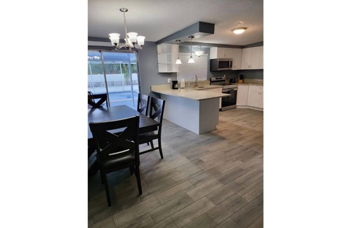 Winter Haven House | Legoland 3 Bedroom Pet Friendly Pool Home