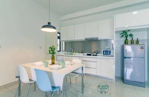 Medini Apartment | Legoland Medini (7pax) Wifi @ JB City Homestay
