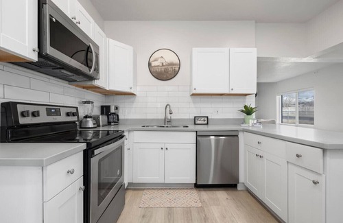 Lehi House | Lehi Bungalow | Massage* | Patio