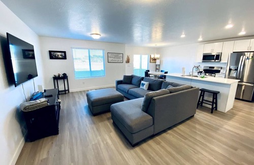 Lehi House | Lehi Retreat | Massage* | Sleeps 7 | BBQ