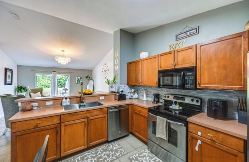 Eisenhower House | Lehigh Acres Getaway Near Parks & Golfing!