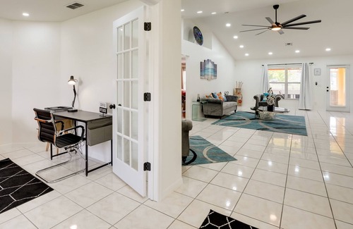 Lehigh Acres House | Lehigh Acres Home w/ Screened Porch & Lake View!