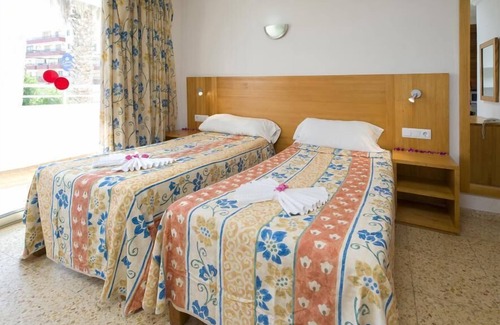 Playa d'en Bossa Hotel | LeibTour code: VICEGRELI-STD/♫Close to Ushuaia/Hi - ☀Pool + Close to the beach