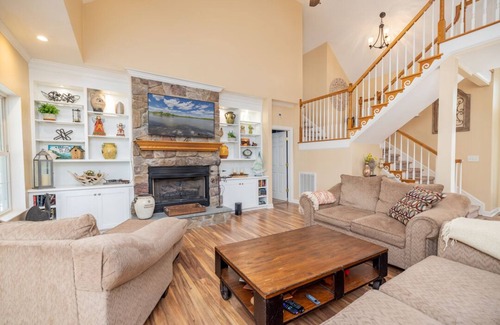 Wise House | Leisure Cove | Gorgeous Point Lot w/Fabulous Views | 3-night Min.