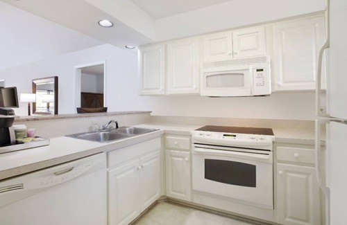 Wesley Chapel Apartment | Leisure Oasis in Florida | Golf, Tennis, Pools