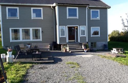 Lyngstad House | Leite Gård near Atlantic Road in Hustadvika