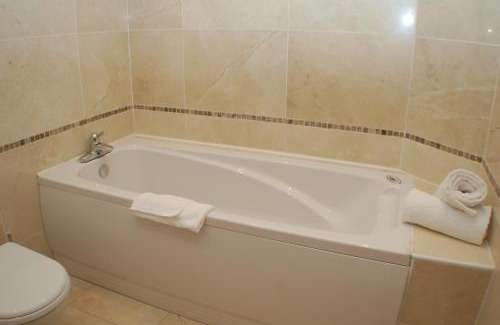 Carrick-on-Shannon Hotel | Leitrim Marina Hotel