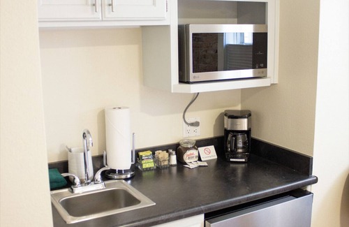 Historic Downtown Durango Apartment | Leland House Suites of Durango