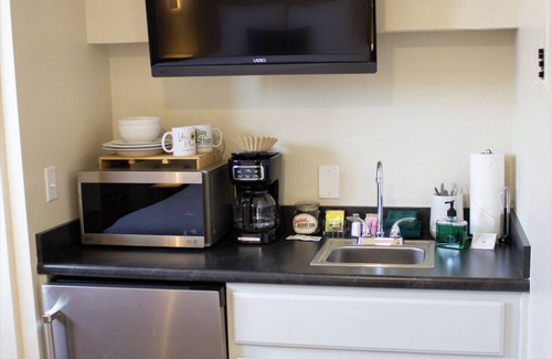 Historic Downtown Durango Apartment | Leland House Suites of Durango