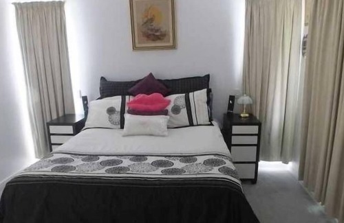 Tuncurry Villa | Lemanor Villa 2/17 Parkes St
