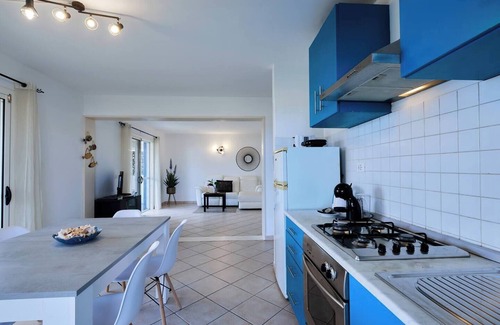 Santa Maria Apartment | Leme Bedje Sea VIew - 2 bedroom, Pool & Wifi