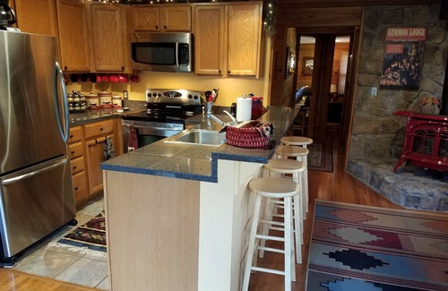 Grand Lake Cabin | Lemmon Lodge: Waterside retreat, great lake and mountain views, close to town