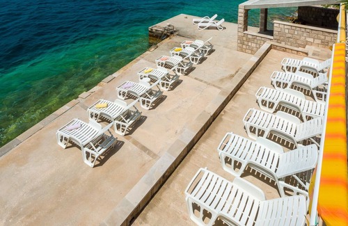 Slano Villa | Lemon Apartment which includes One Bedroom and Bathroom with Kitchen and balcony