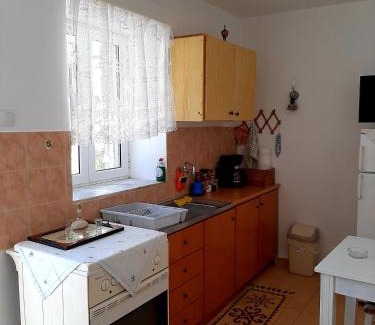 Sitia Apartment | Lemon Garden 2
