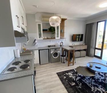 Stellenbosch Central Apartment | Lemon Rind - 205 Oude Hoek