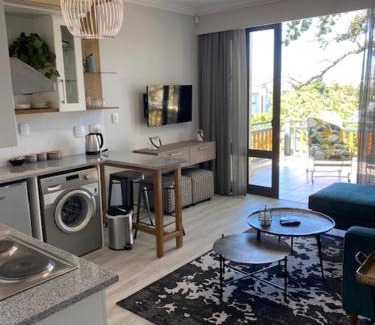 Stellenbosch Central Apartment | Lemon Rind - 205 Oude Hoek