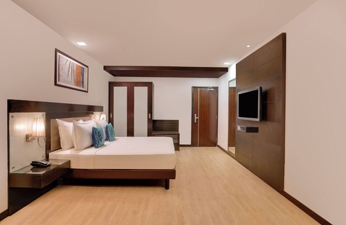Bistupur Hotel | Lemon Tree Hotel Centre Point Jamshedpur