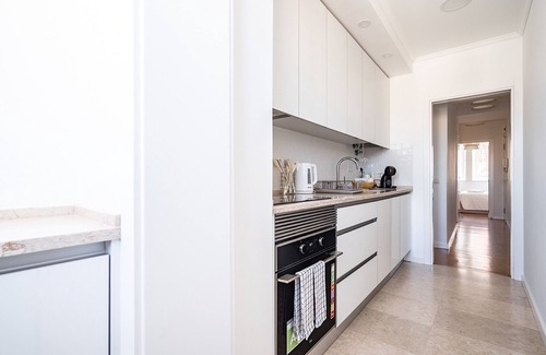 Sao Bento Apartment | Lemongrass Duplex Apartment, WiFi, Lisbon !New!