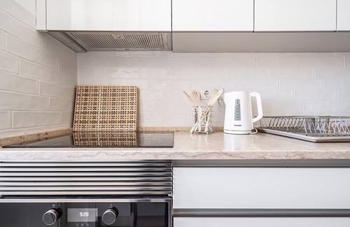 Sao Bento Apartment | Lemongrass Duplex Apartment, WiFi, Lisbon !New!