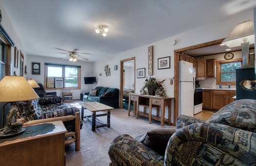 Butternut Cabin | Lena's Northern Pines Resort