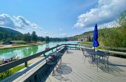 Lakeside Village House | Lenawee 1728 by SummitCove Lodging
