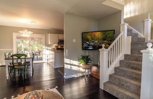 Lenox House | Lenox Gem with AC! Super Rate for Aug 15 to 21!