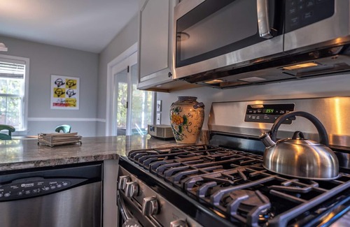 Lenox House | Lenox Gem with AC! Super Rate for Aug 15 to 21!
