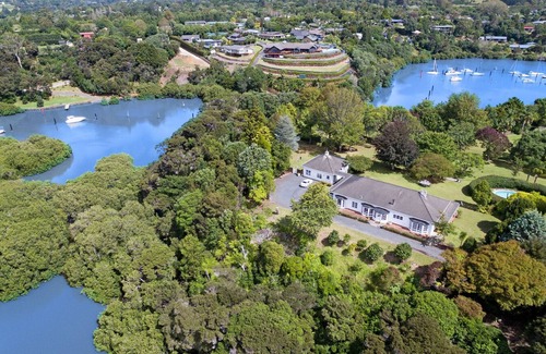 Kerikeri House | Lensvelt Lodge - Kerikeri Holiday Home