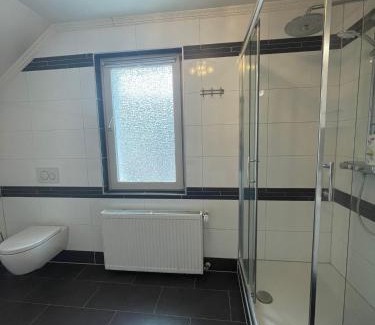 Ruesselsheim House | Leo Apartment Zentrum Rüsselsheim