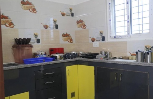 Tirupati Apartment | Leo Home Stay #7
