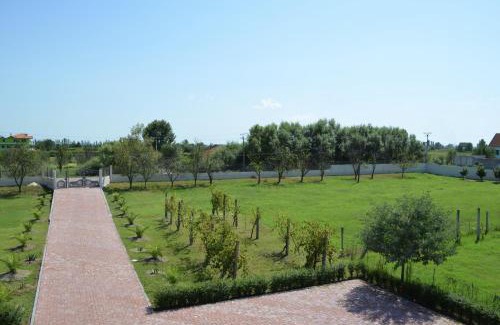 Sakës Villa | LeoHouse