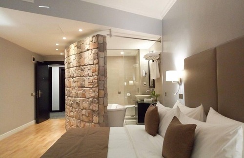 Ikeja Hotel | Leola Hotel lkeja